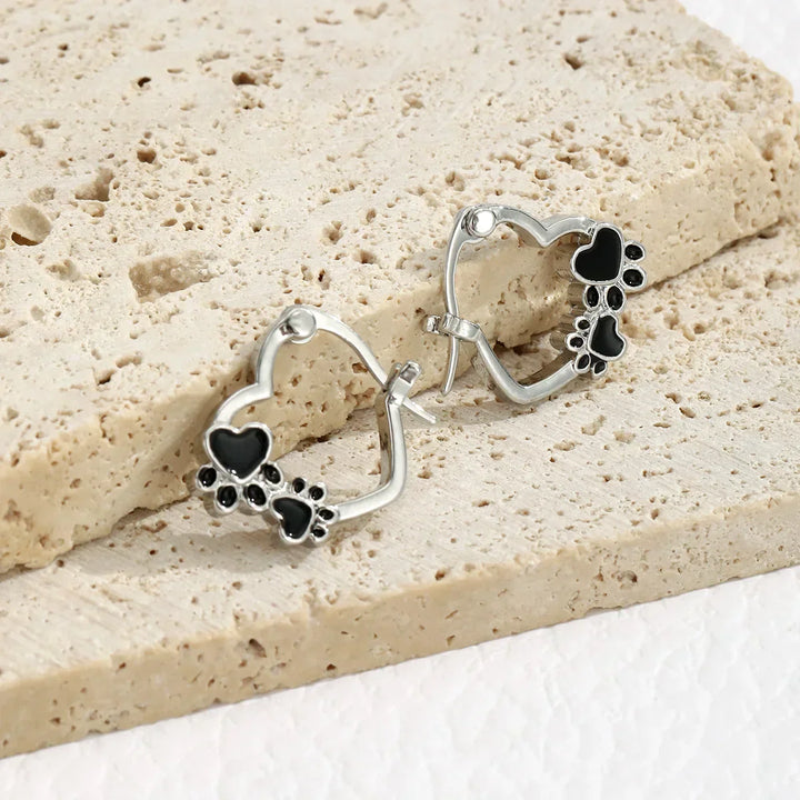 Boucles d'oreilles cercle Heart-Paw – Motif animal en argent avec design en émail noir