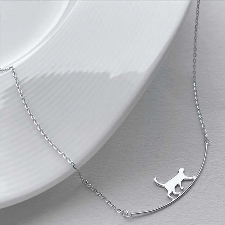 Collier en argent avec chat à grimper